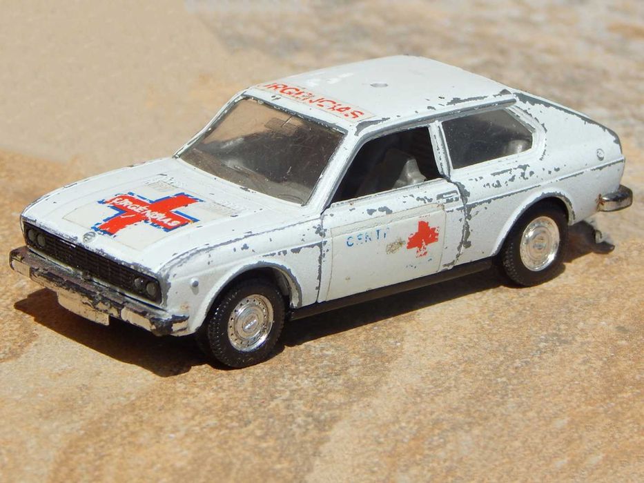 Macheta ambulanta SEAT 128 3P 1430 (FIAT) sc 1:43 Mira Spania veche