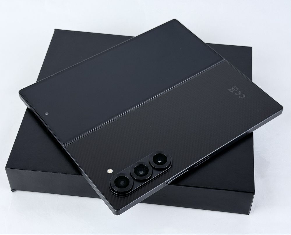 Samsung Galaxy Z Fold 6 512GB 12RAM Crafted Black Перфектен! Гаранция!