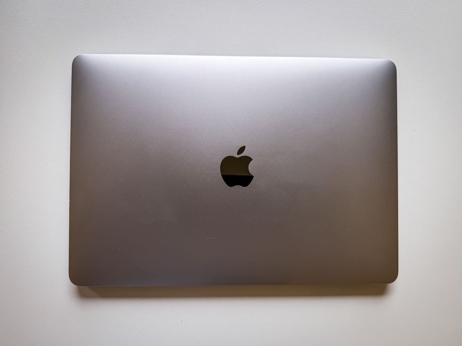  MacBook Air Retina 13", 2018 1.6 GHz i5, 8GB RAM, 256GB SSD - A1932