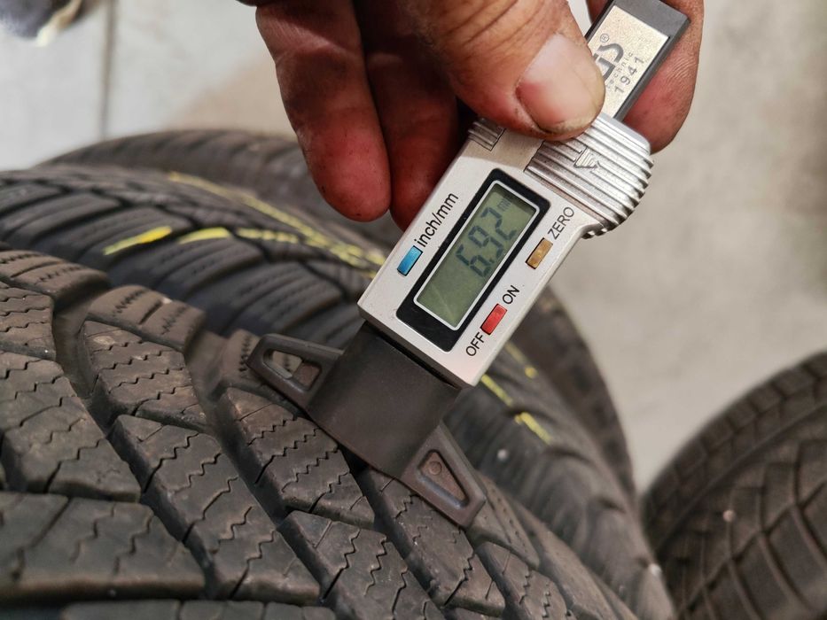 4бр. зимни гуми 215/65/17 Bridgestone