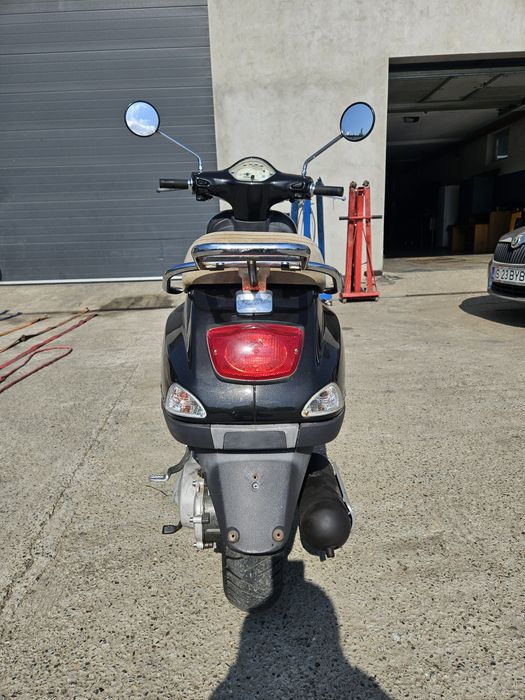 Scuter Vespa LX 2T 50 cmc