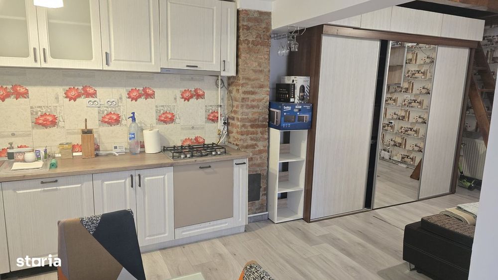 Inchiriez apartament in casa si curte in Deva, situat la etajul 1,