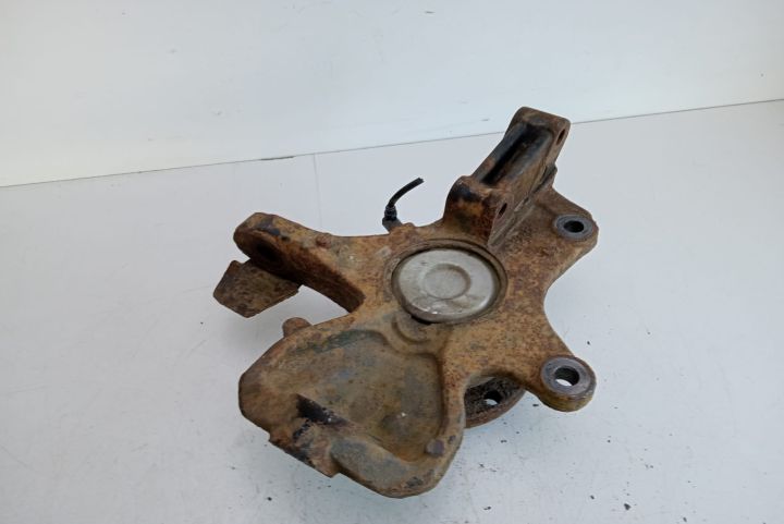 Fuzeta butuc roata stanga fata Volkswagen VW Crafter prima generatie