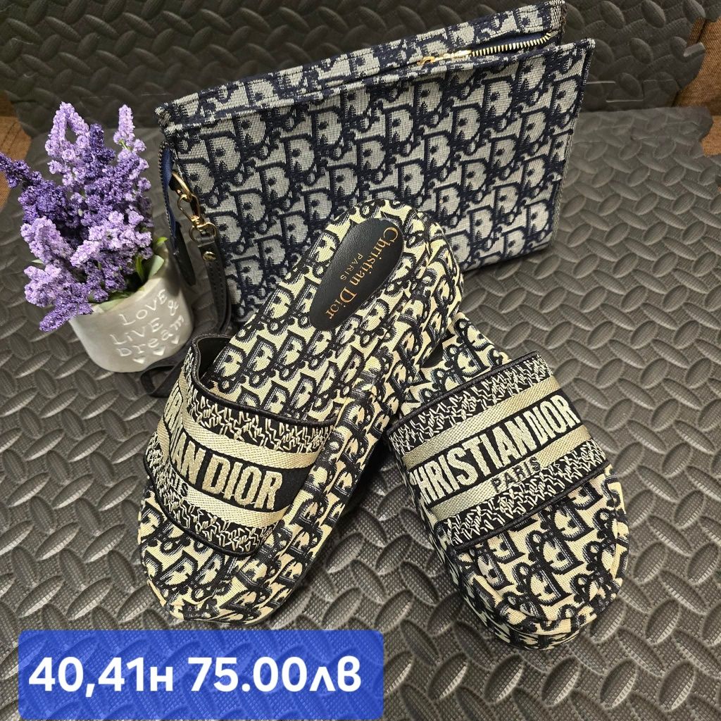 Дамски чехли и сандали