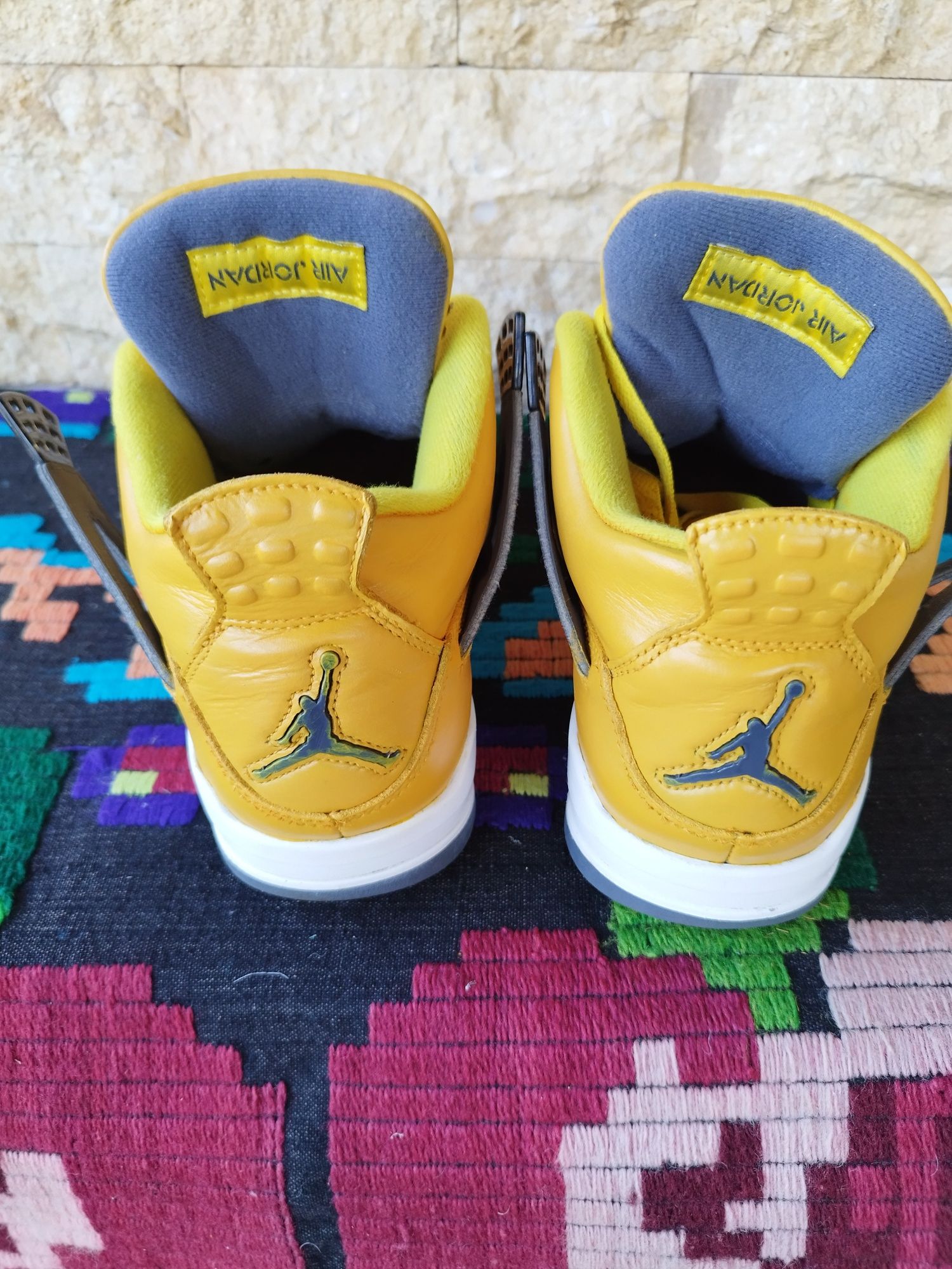 Jordan 4 retro lightning