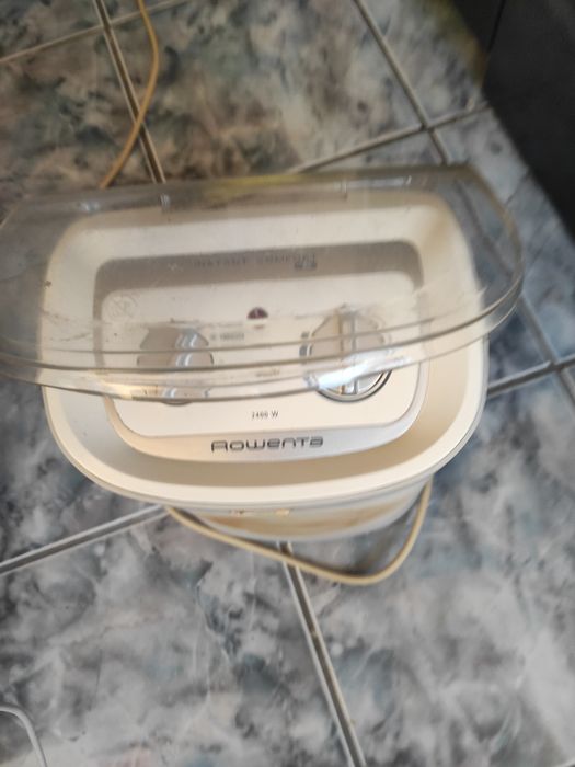 Aerotermă Rowenta termostatată, cu 2 trepte de căldură și o treapta pt