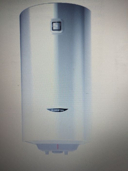 Продаю Водонагреватель Ariston  30 л  Slim.