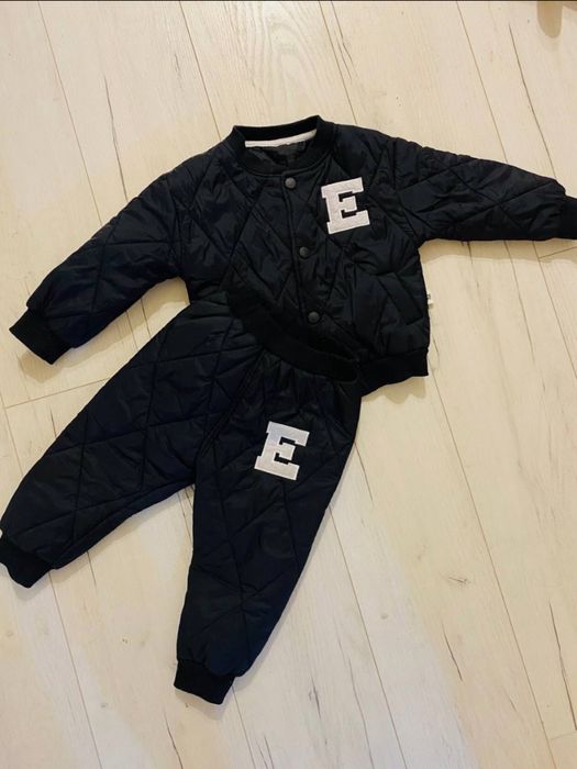 Продам детский костюм двойку