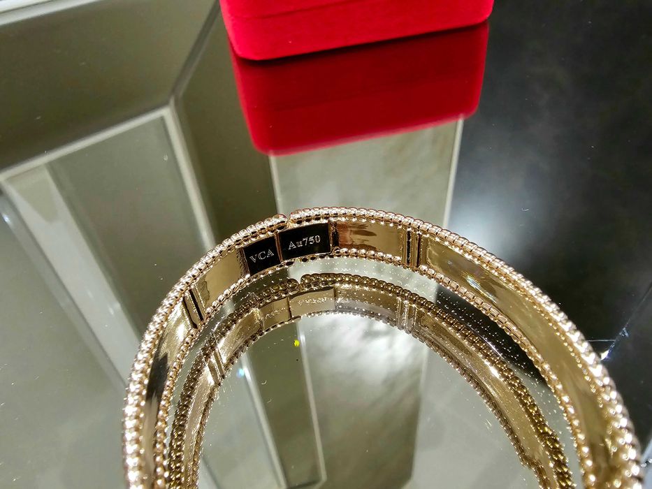 Van Cleef & Arpels VCA Rose Gold Perlée Signature Дамска Гривна