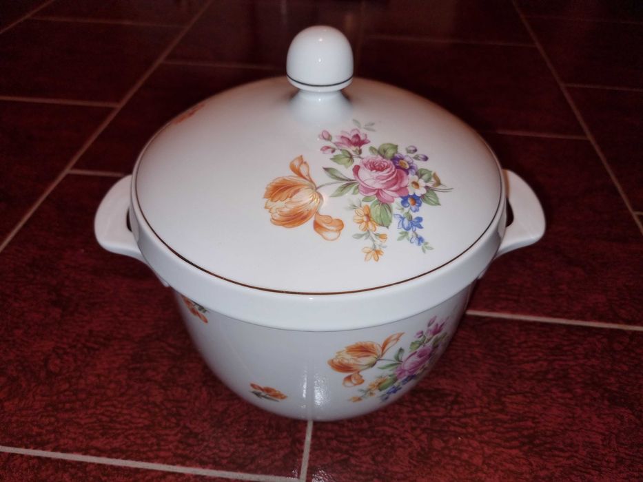 Фарфоровая немецкая супница