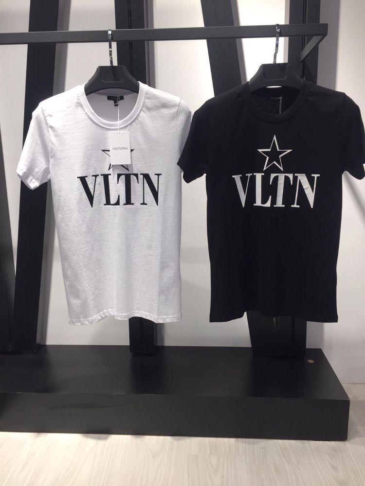 Tricouri barbati Moschino, VLTN, DSQ2, etc…