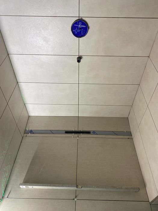 Meseriaș Execut - Gresie/Faiantă/Parchet/Rigips,Vopsea Lavabila,Granit