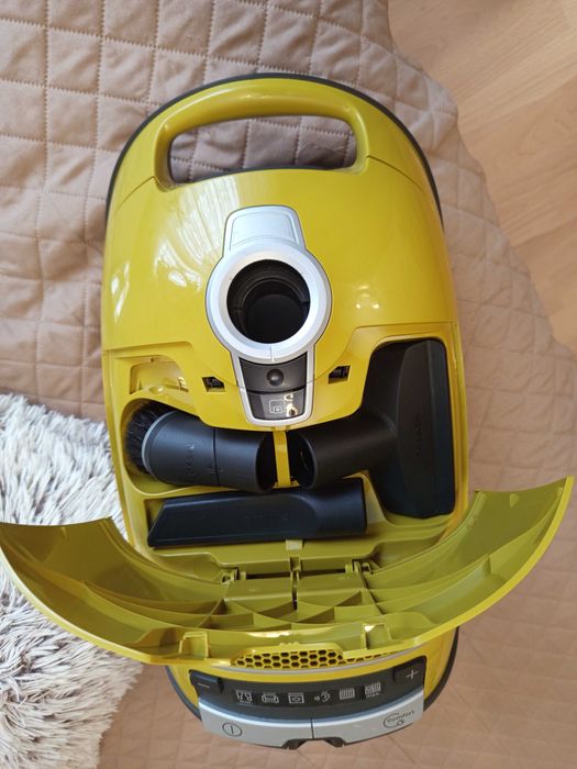 Прахосмукачка Miele Complete C3 Flex