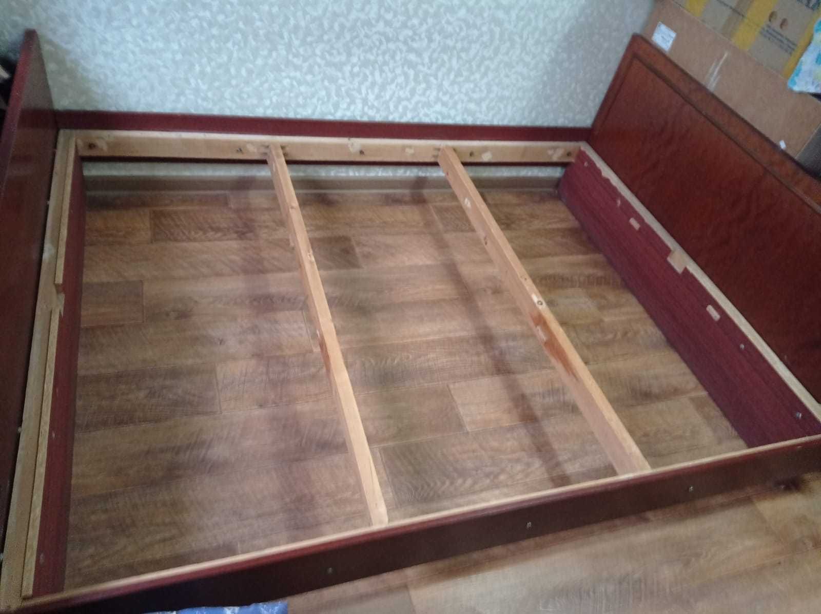 Кровать, шкаф + тумба с зеркалом