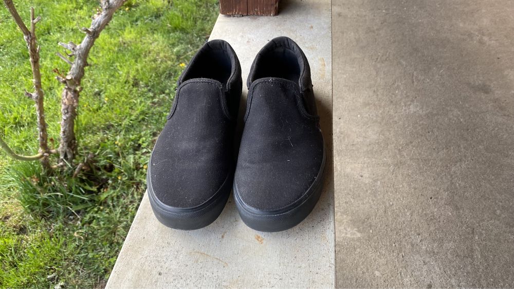 Nike SB Chron 2 Albi și Vans Slip-On Negri