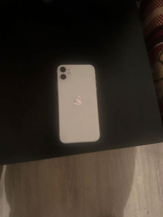 Vând iphone 11 în stare foarte bună de functionare