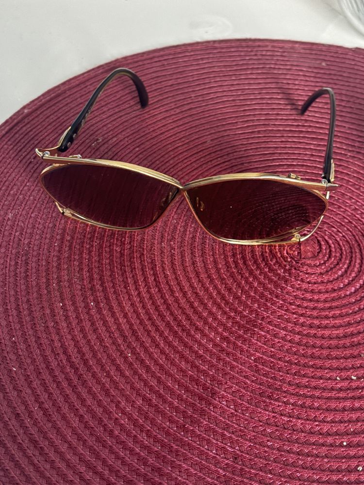 De vanzare ochelarii originali Christian Dior