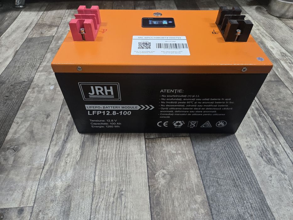 Acumulatori stationari LiFePO4  cu BMS incorporatrulota panou solar  u