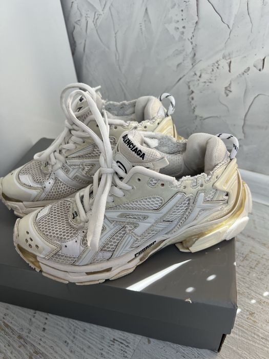 Balenciaga Runner