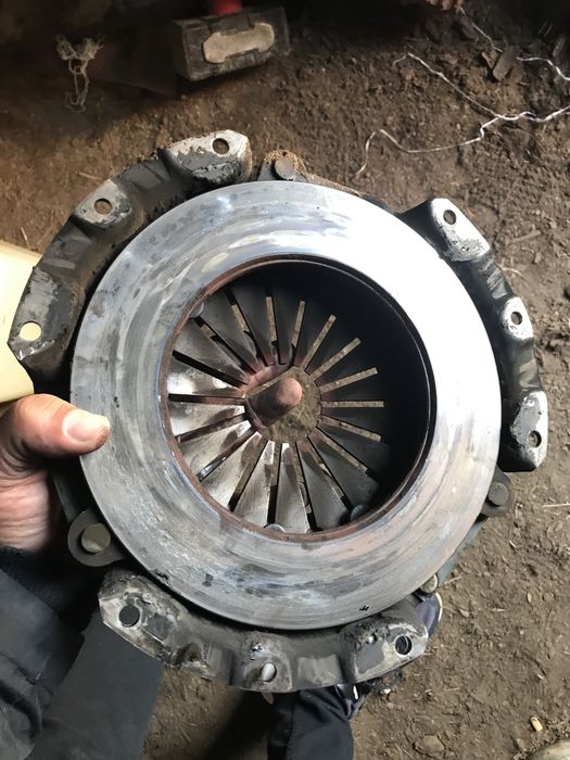 Двигател л 200/116к.с на части