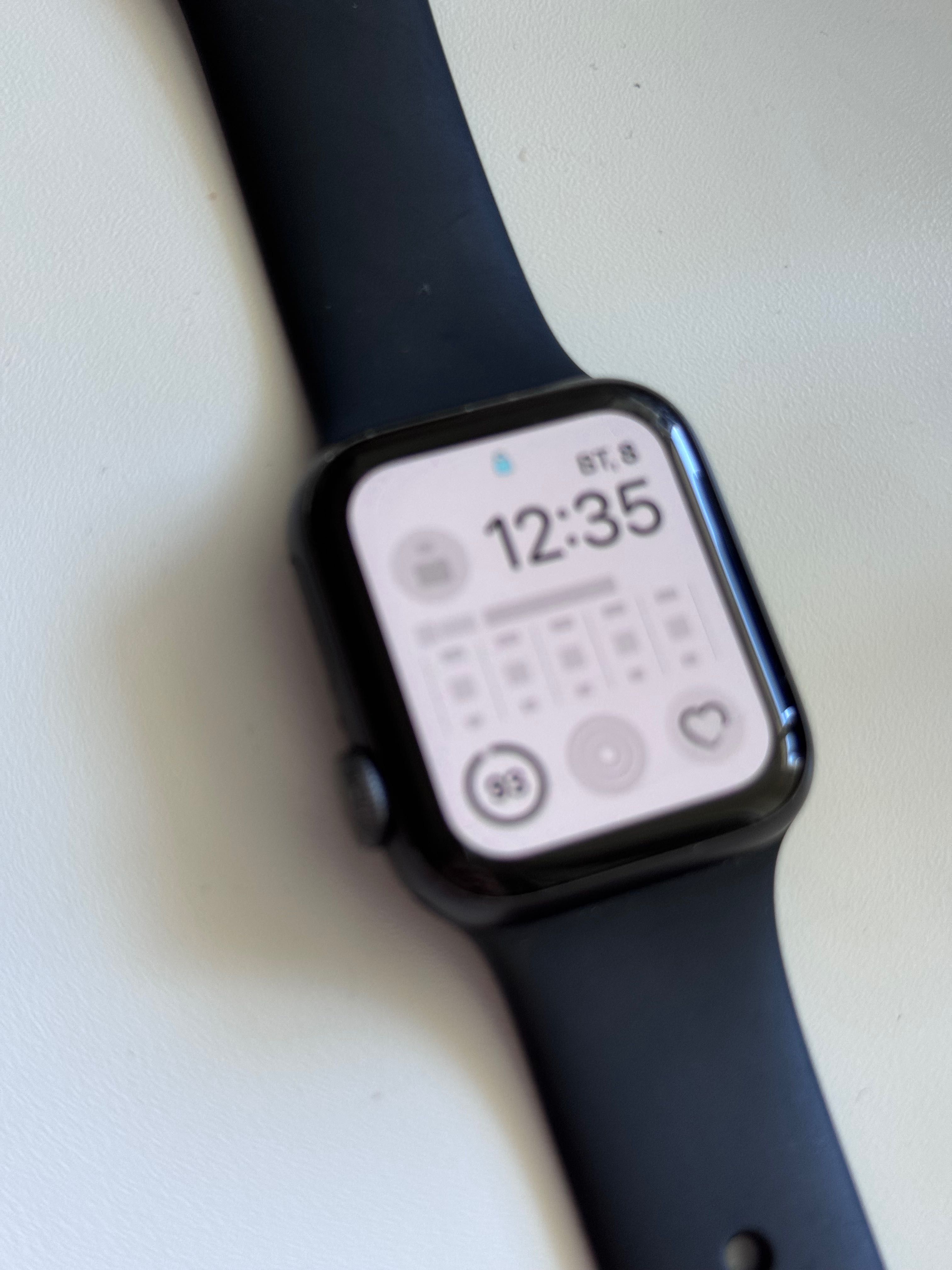 Смарт-часы Apple Watch Series 6, 40mm