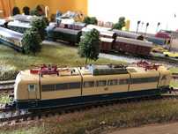 Set tren, locomotiv cu 2 vagoane
