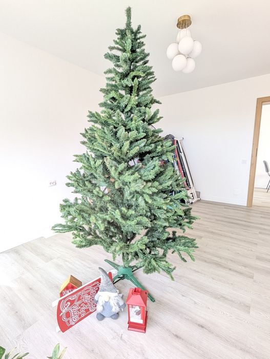 Brad artificial verde 2.2m / Artificial Christmas tree green 2.2m