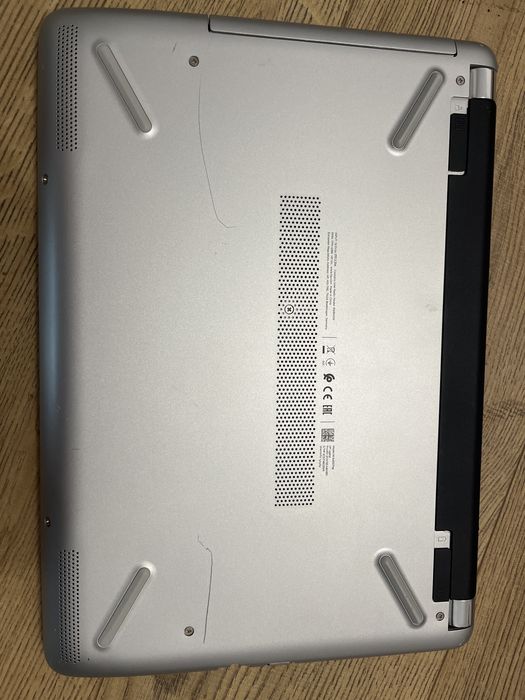 Laptop HP i5-7200U ; 8GB RAM ; SSD m2 256
