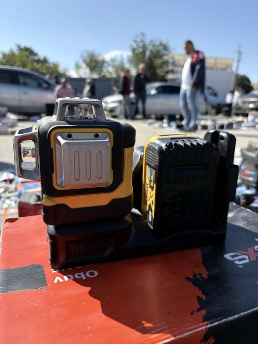 Vând Laser Dewalt DCE089NG18-XJ cu linii verzi