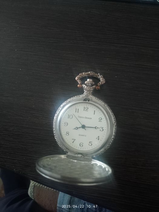 Продам часы все вопросы в личку