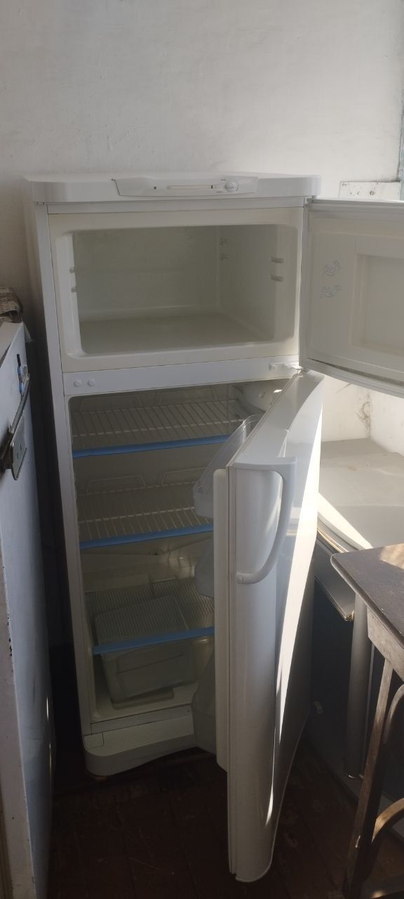 Продаю холодильник почти новый