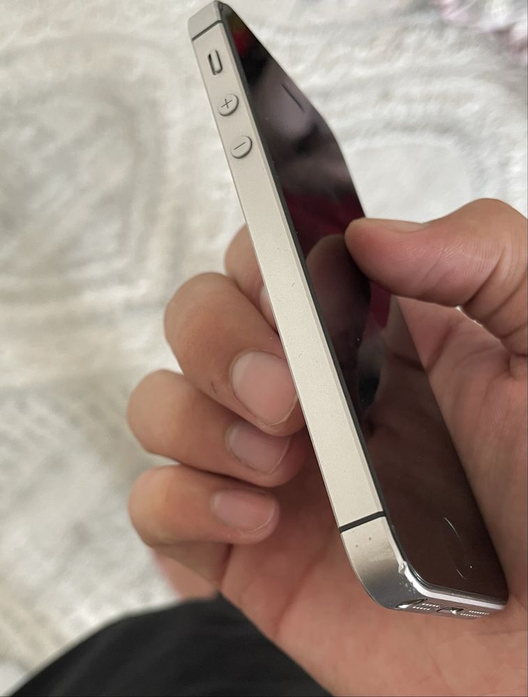 Iphone 12 va 5 se