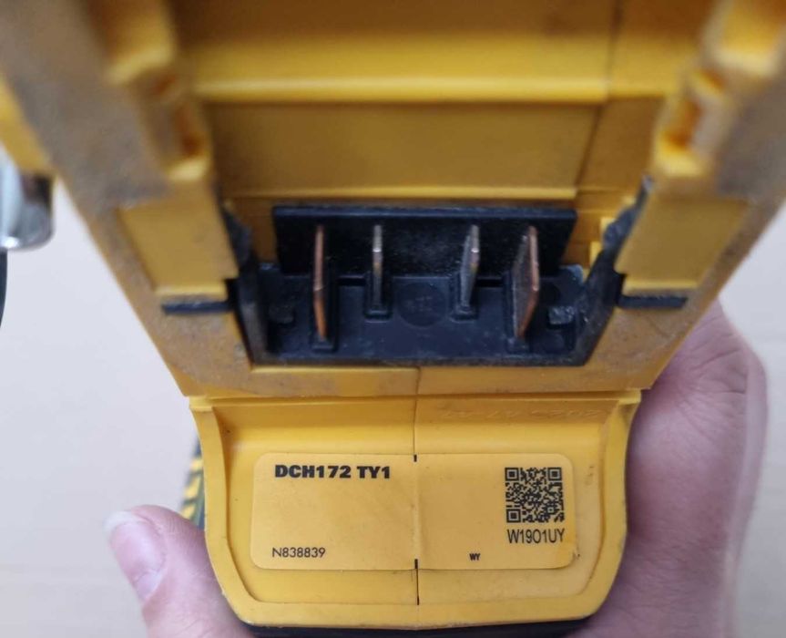Акумулаторен перфоратор DeWALT DCH172TY1 18 V