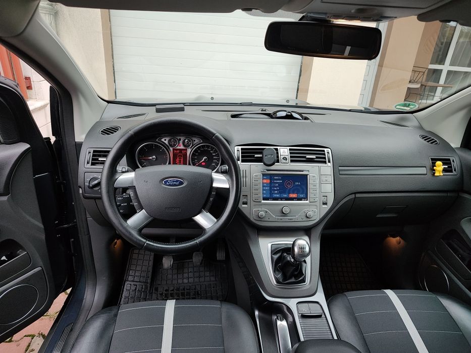 Vând Ford Kuga Titanium FWD 2.0 Tdci