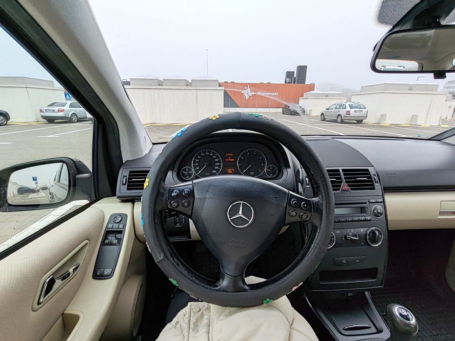 Vând Mercedes-Benz A160 2010