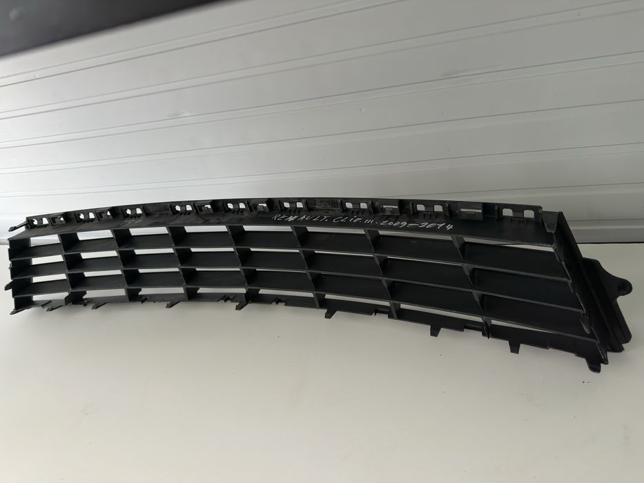 grila centrala inferioara bara fata renault clio 3 2005 2012