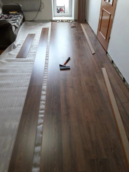 Монтаж стеновых панелей, ламината,