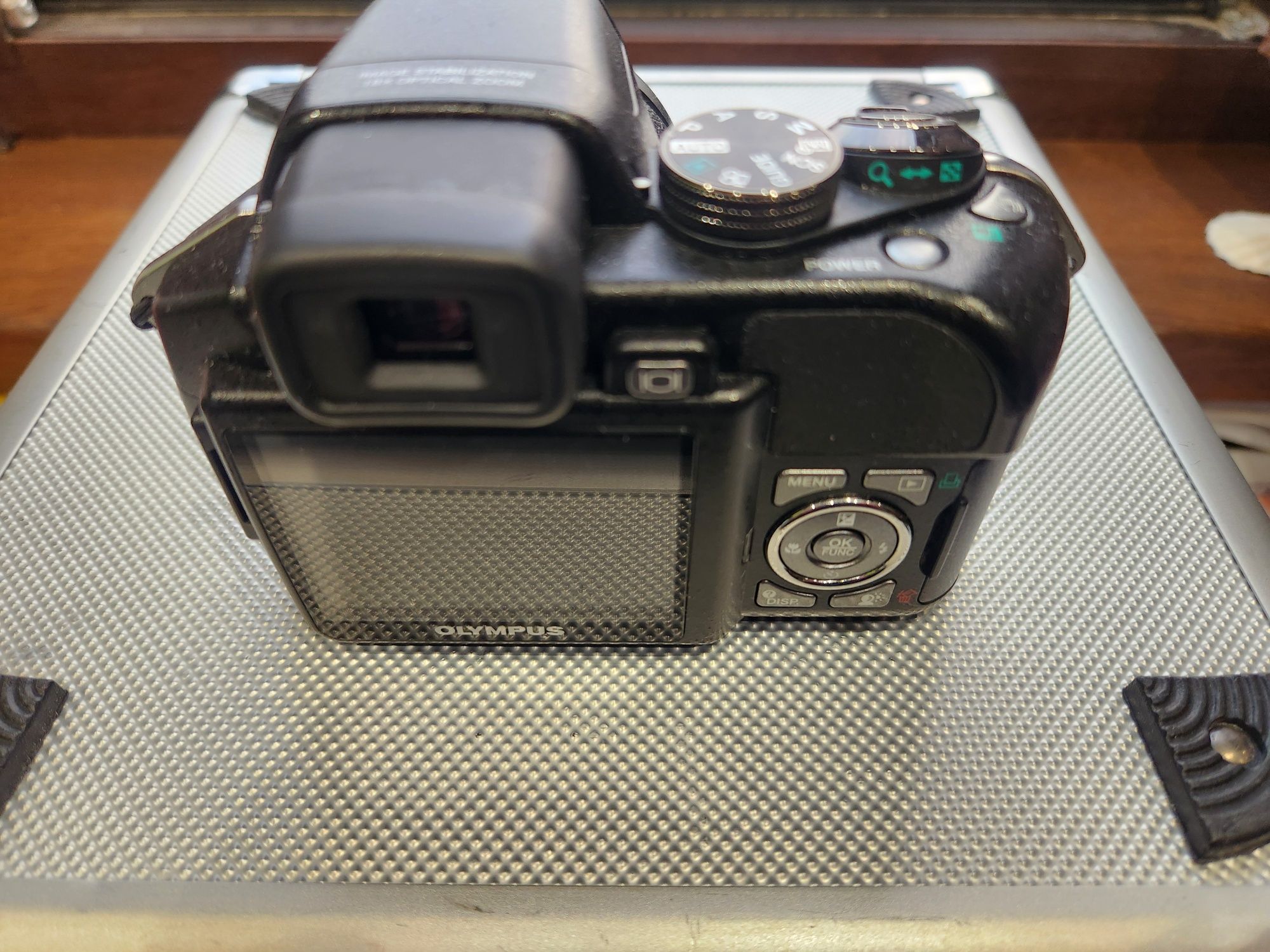 Olympus SP-560 UZ