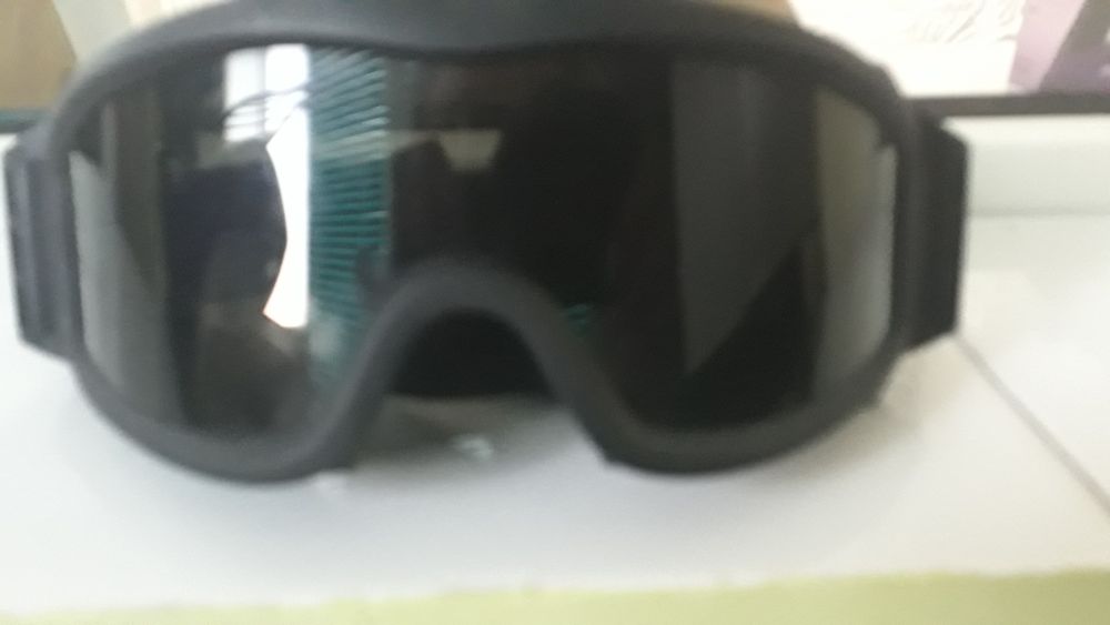 Продам очки защитные .