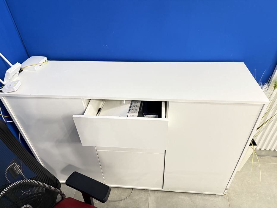 Шкаф / Скрин с пуш