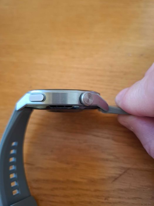 ceas smart huawei gt 3 pro,carcasa titanium,geam saphir,spate ceramic