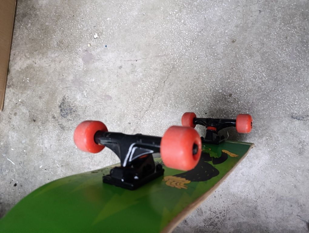Vând skateboard in stare foarte buna