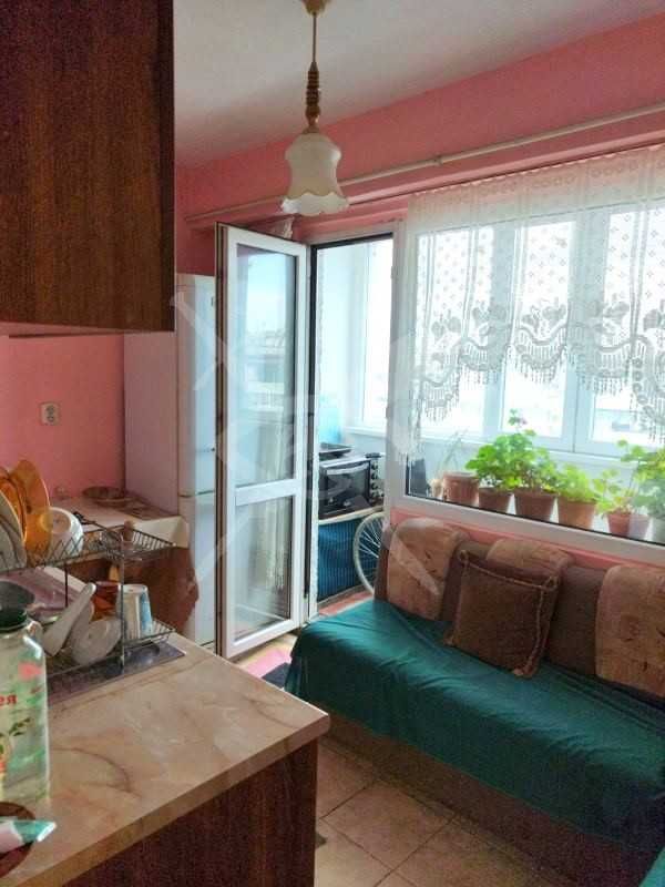 Двустаен апартамент в Славейков 58102