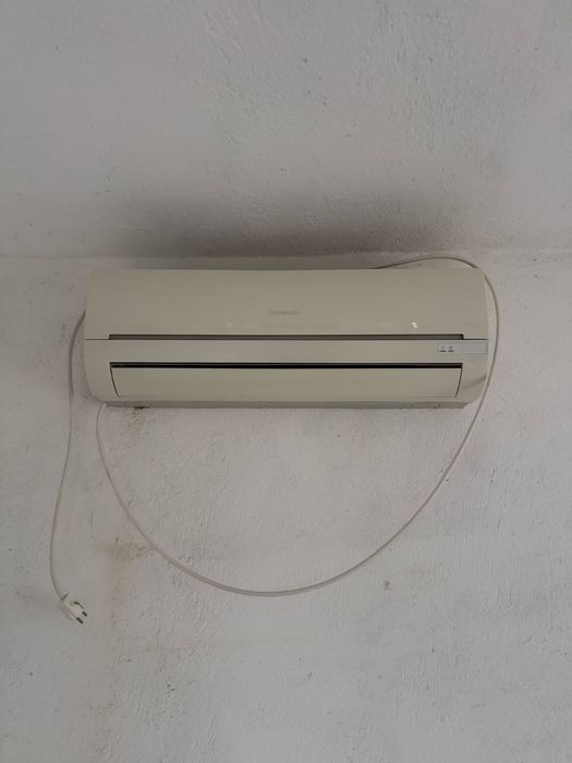 Продавам климатик Panasonic