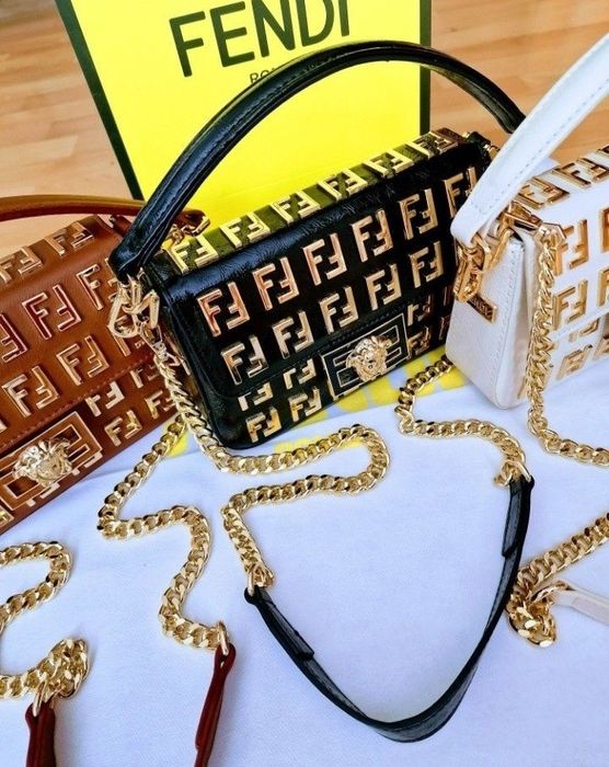 Geanta piele naturala/logo metalic, saculet, factura, eticheta, card