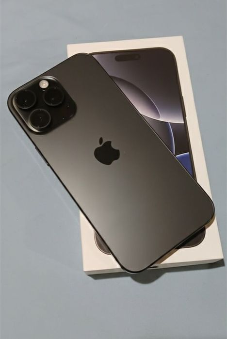 iPhone 16 Pro Max на гарантии