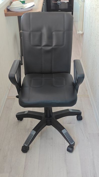 Компьютерное кресло