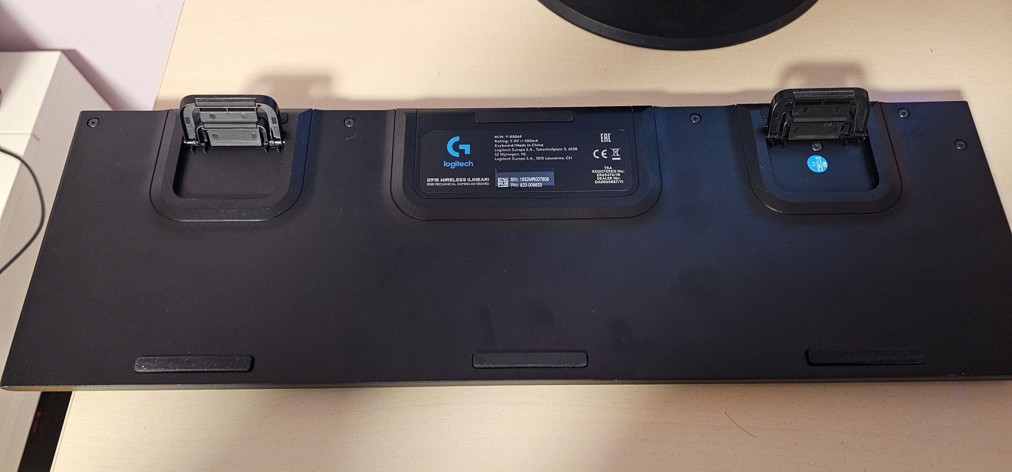 Logitech g915 механична безжична RGB клавиатура.