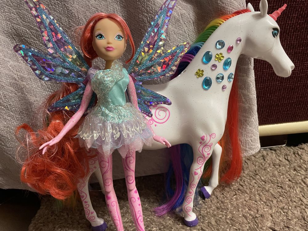 Set păpușă + unicorn Winx (Bloom Tynix și Elas)