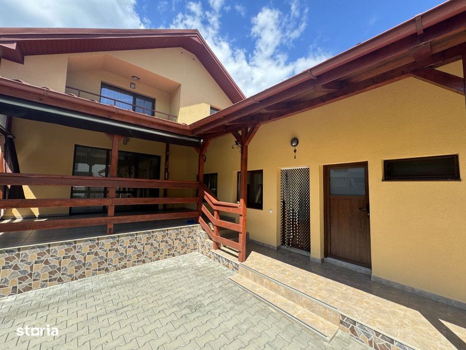 Casa cu 5 dormitoare, finisata, 240mp utili, cu doua parcari cu view l